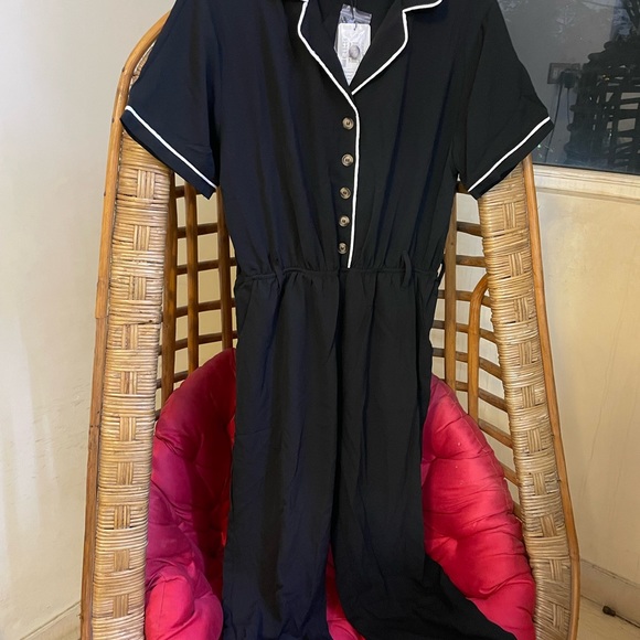 Crepe Piping Jumpsuit in XL size, brand new with tag. - Picture 3 of 6